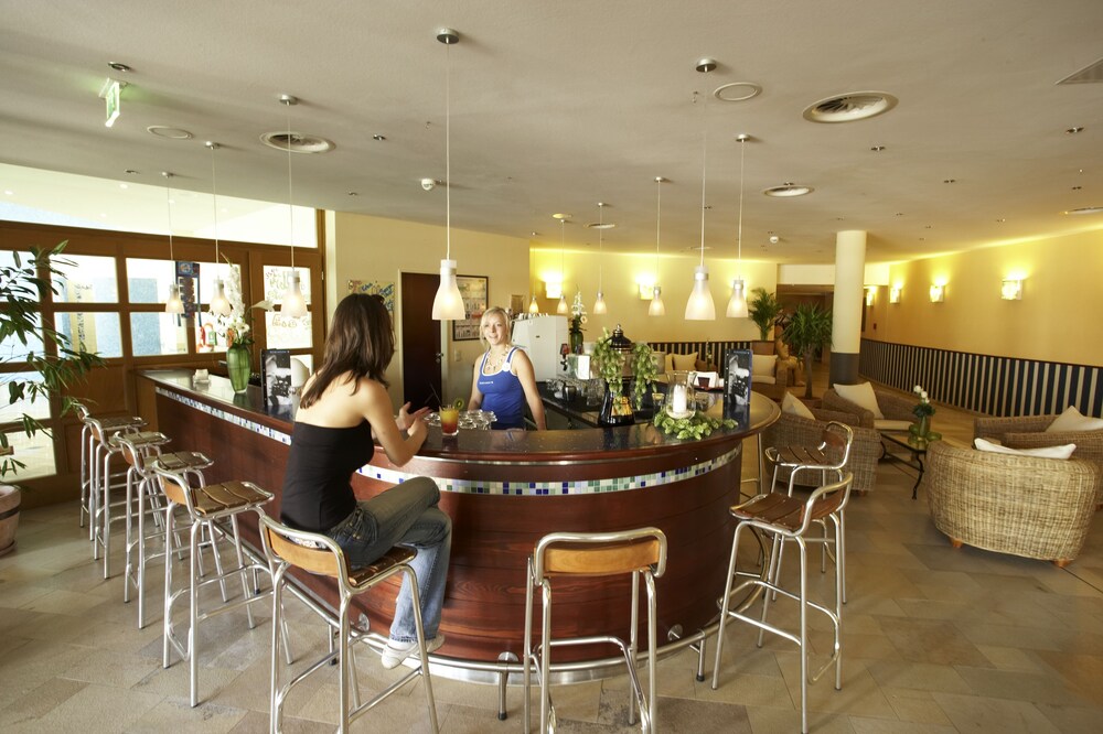 Hotel Bar