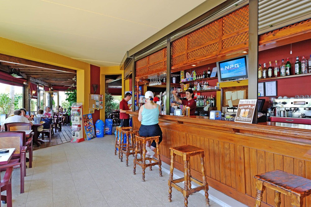 Hotel Bar