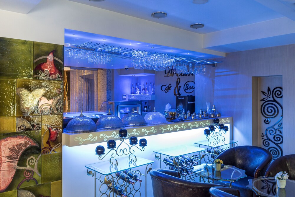 Hotel Bar