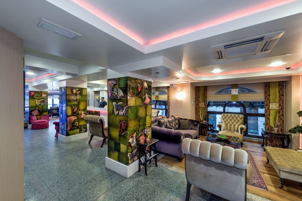 Hotel Lounge