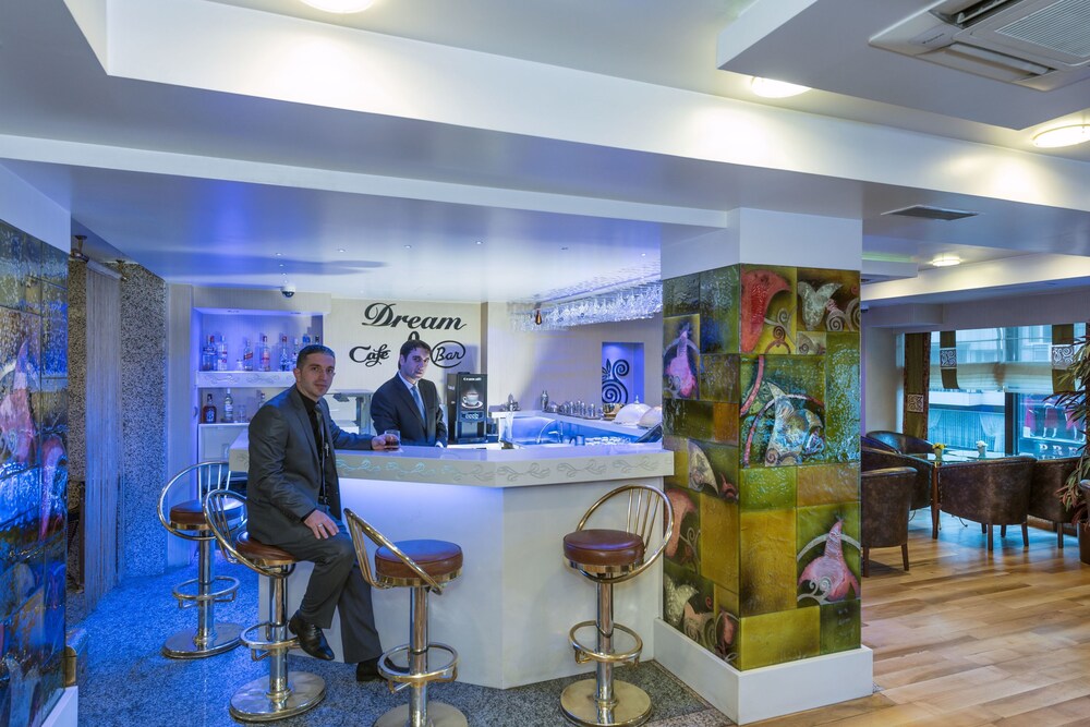 Hotel Bar