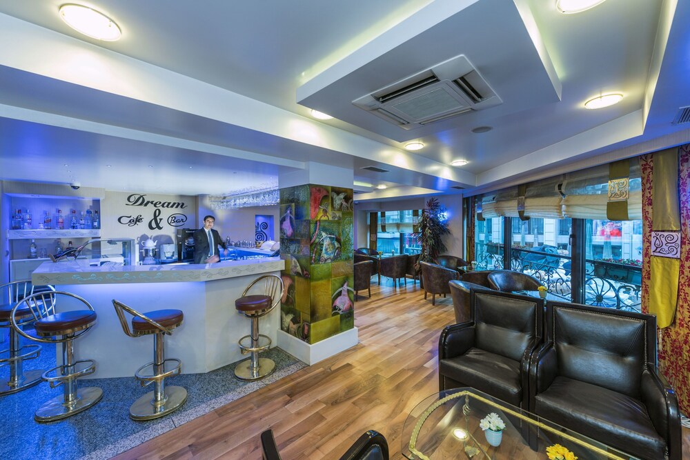 Hotel Lounge
