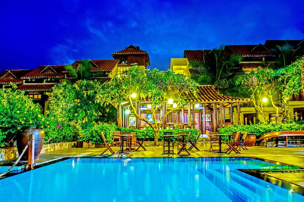 Poolside Bar