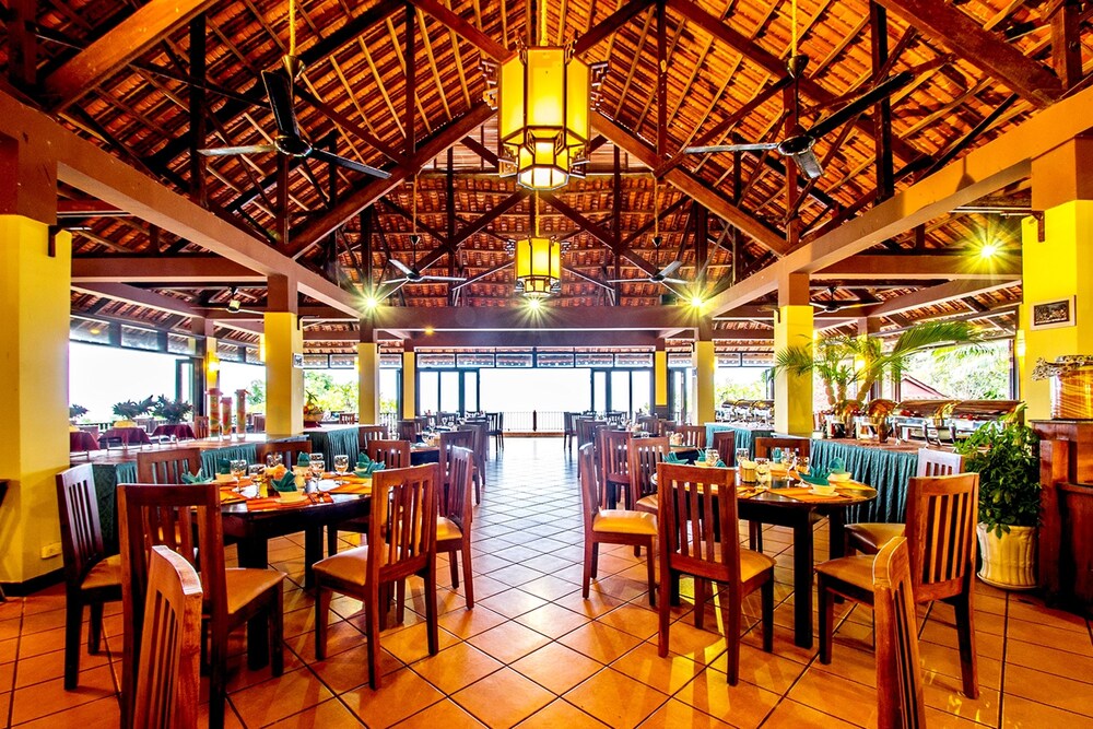 Food Court