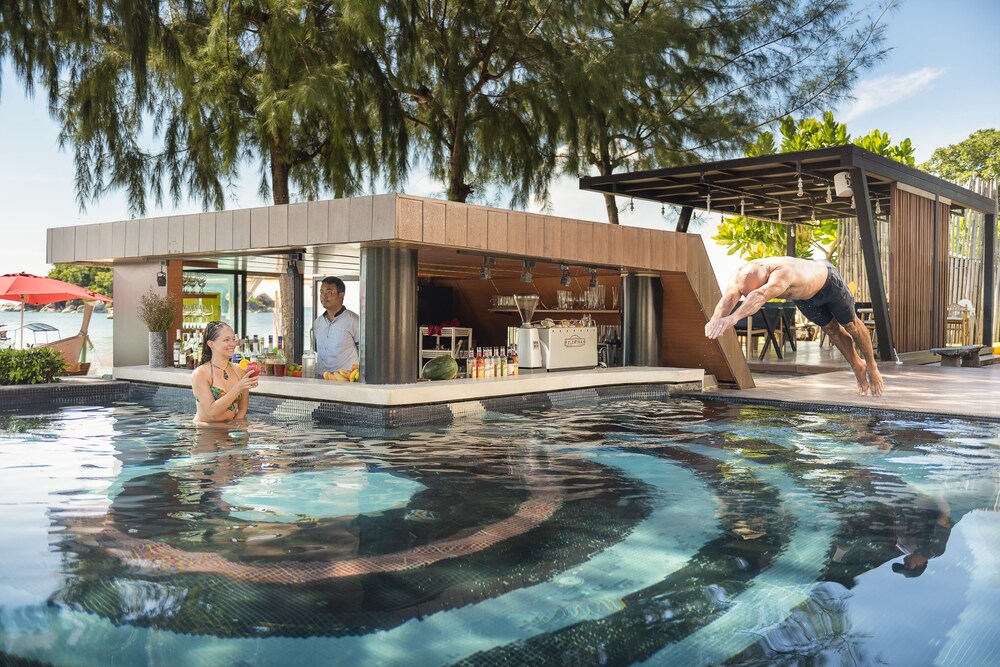 Poolside Bar