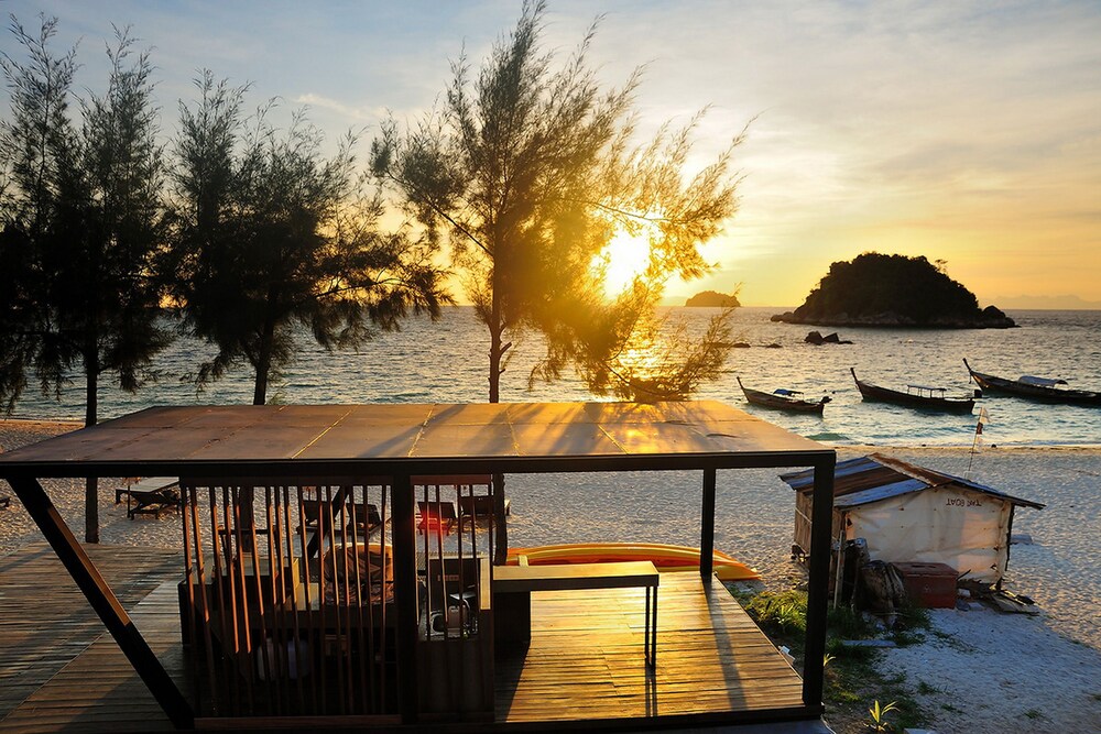 Poolside Bar