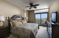 Deluxe Condo, 3 Bedrooms (Oceanfront)