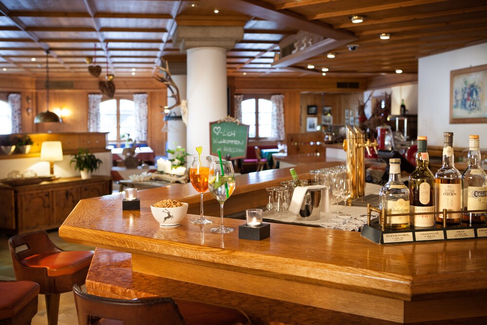Hotel Bar