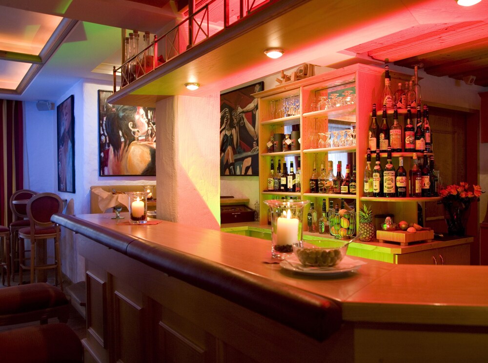 Hotel Bar