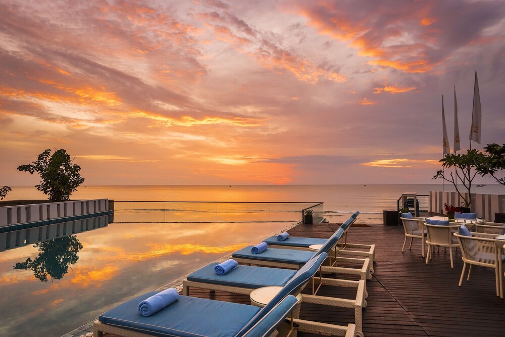 Beach/Ocean View
