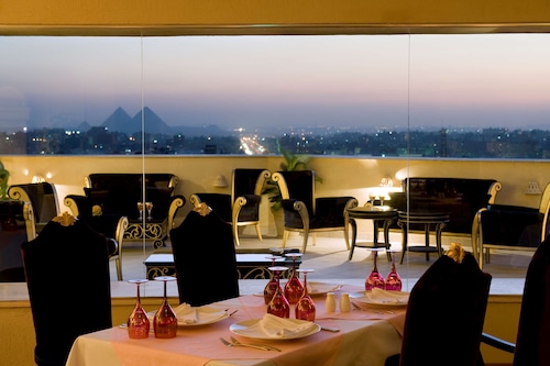 Barceló Cairo Pyramid