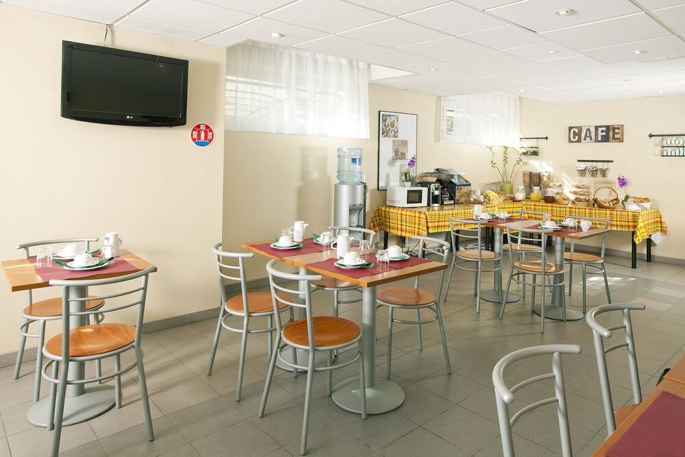 Salle de petit-déjeuner