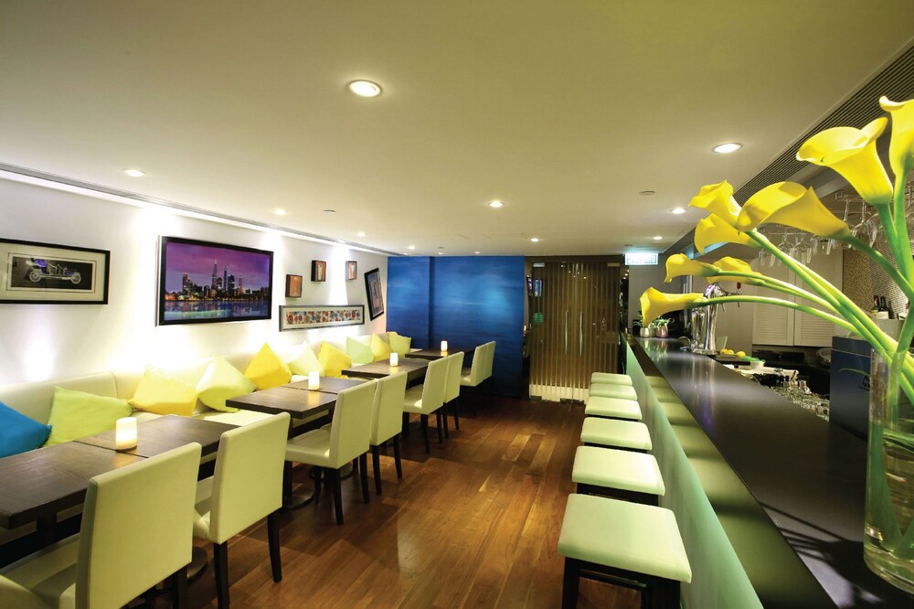 Hotel Bar