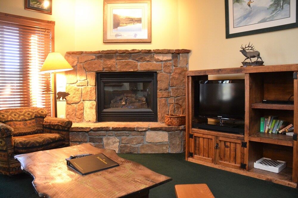Condo, 2 Bedrooms - In-Room Dining