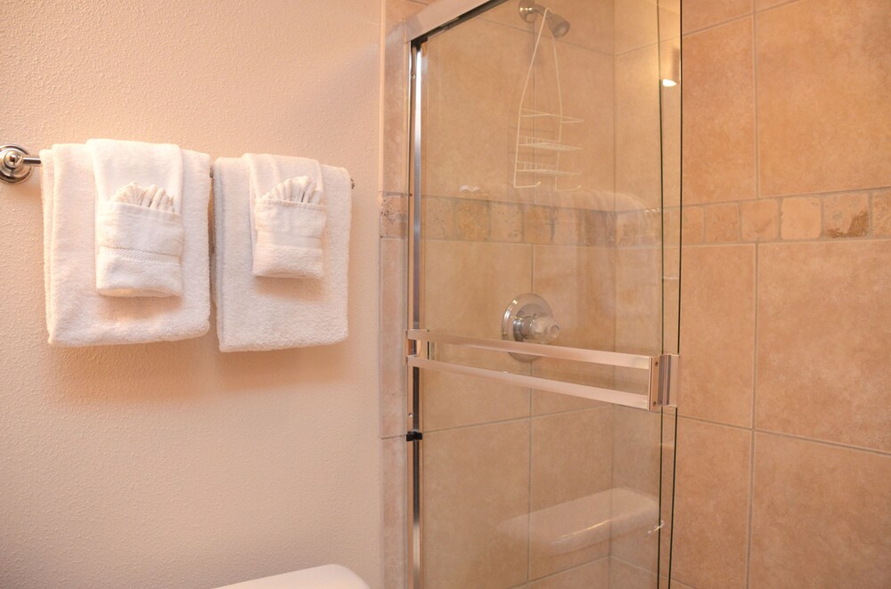 Condo, 2 Bedrooms - Bathroom
