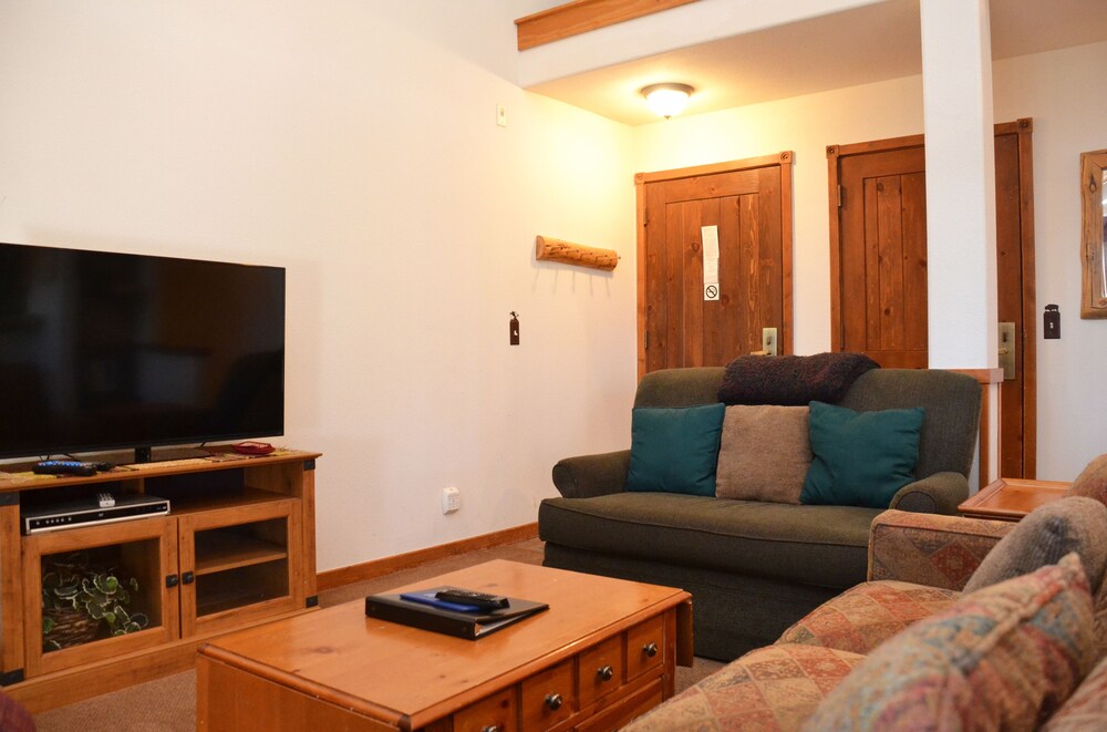 Condo, 2 Bedrooms - Living Area