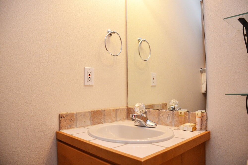 Condo, 3 Bedrooms - Bathroom