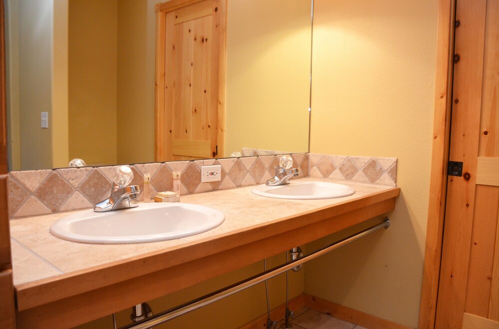 Condo, 3 Bedrooms - Bathroom