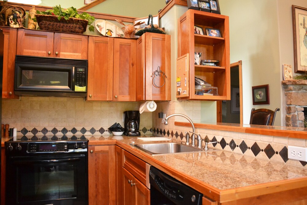 Condo, 3 Bedrooms - In-Room Kitchen