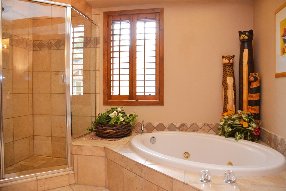 Condo, 3 Bedrooms - Bathroom