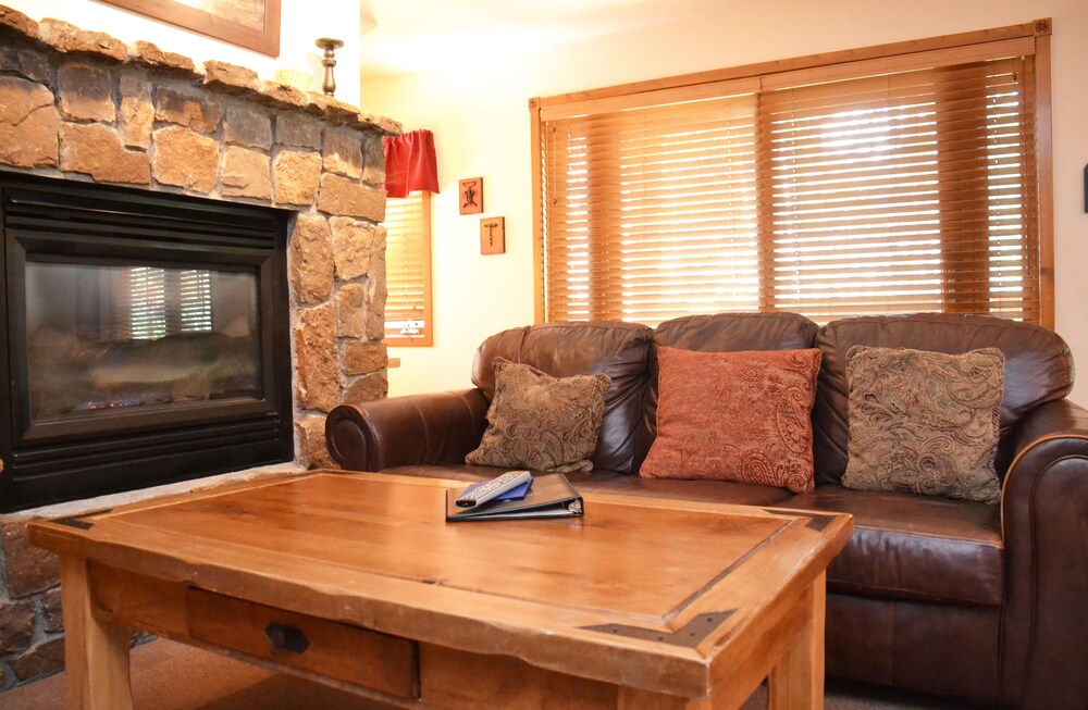 Condo, 2 Bedrooms - In-Room Dining
