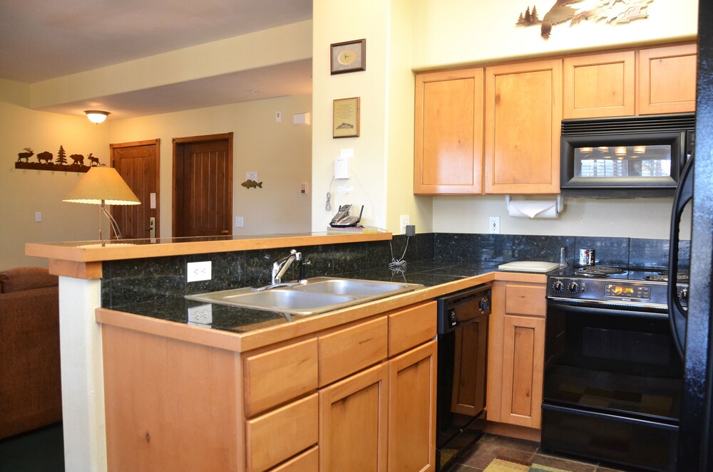 Condo, 2 Bedrooms - In-Room Kitchen