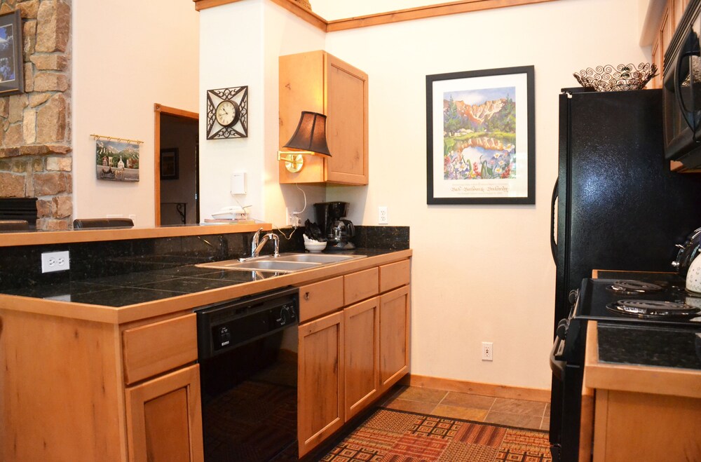 Condo, 3 Bedrooms - In-Room Kitchen