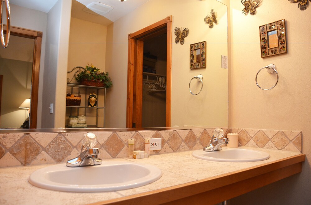 Condo, 3 Bedrooms - Bathroom