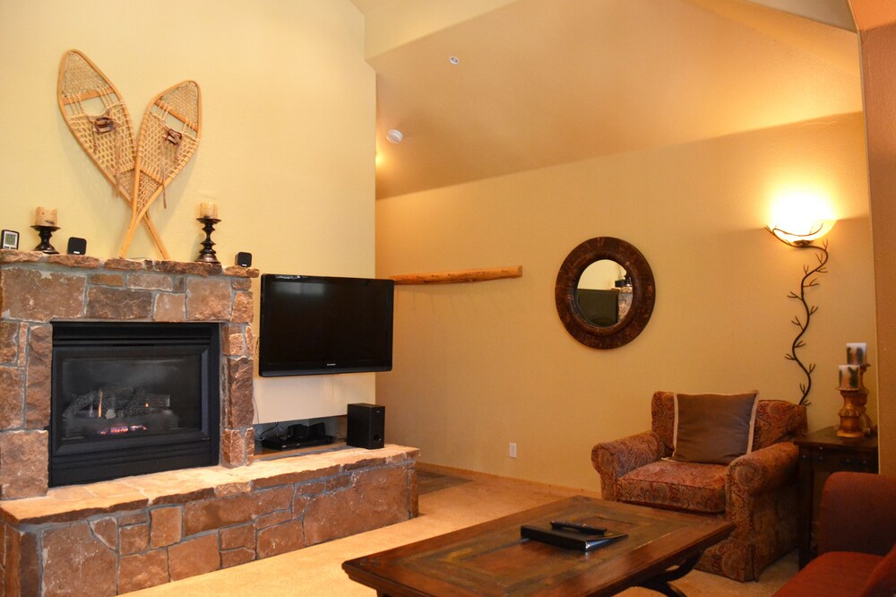 Condo, 3 Bedrooms - Living Area