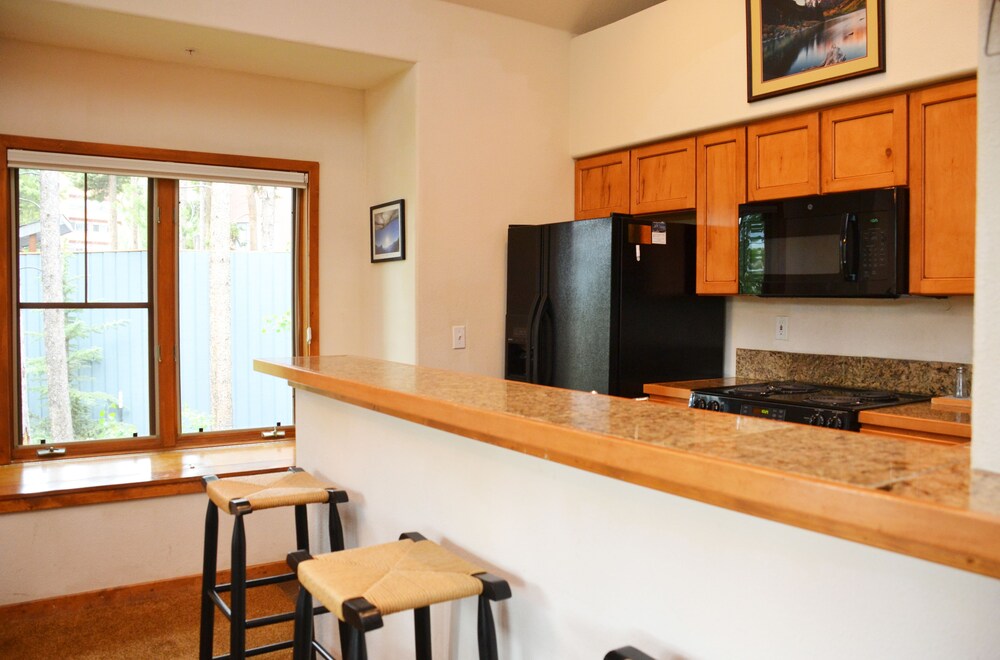 Condo, 2 Bedrooms - In-Room Kitchen