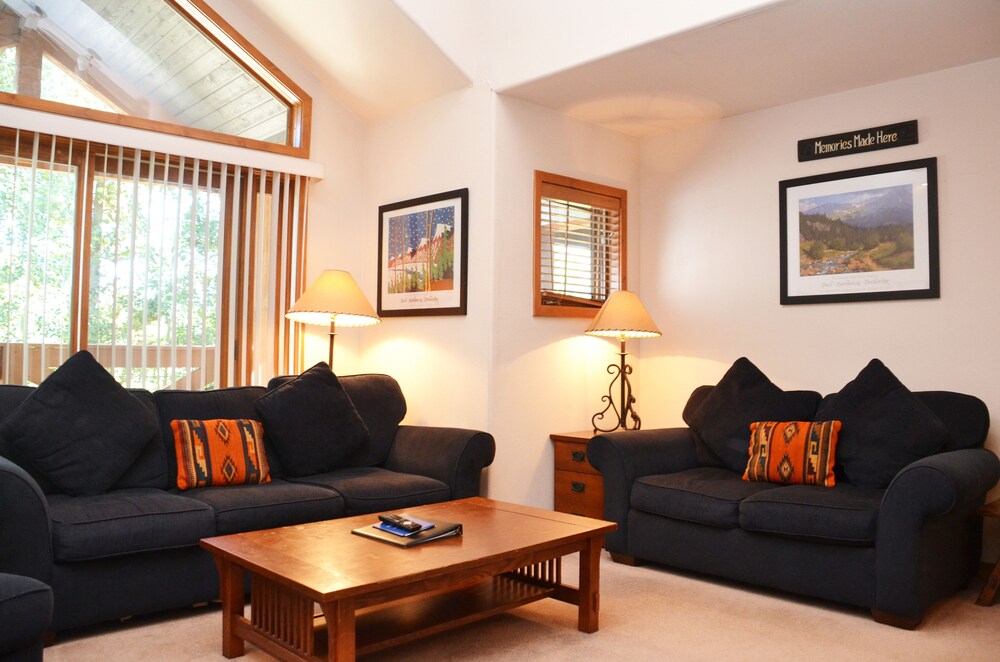 Condo, 3 Bedrooms - Living Area