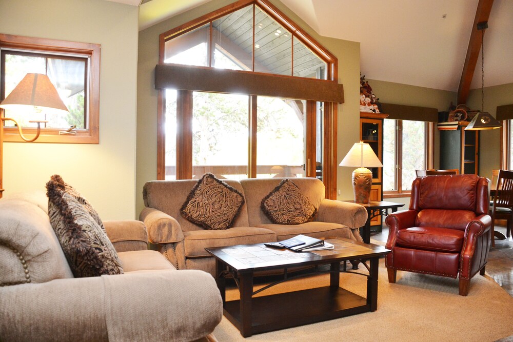 Condo, 3 Bedrooms - Living Area