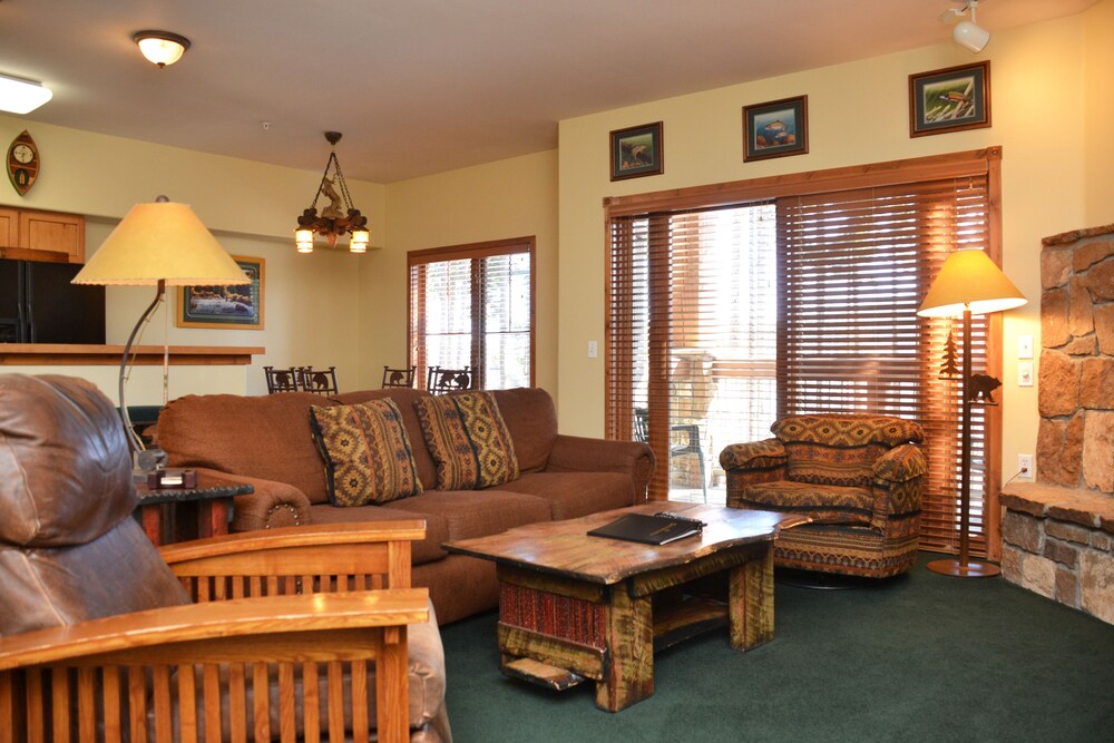 Condo, 2 Bedrooms - Living Area