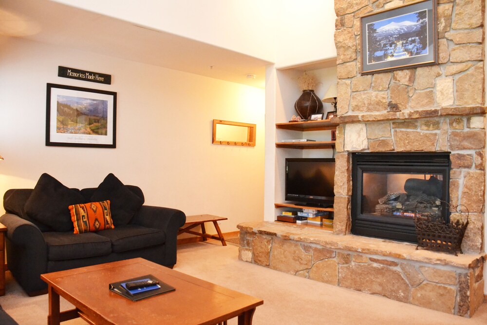 Condo, 3 Bedrooms - Living Area