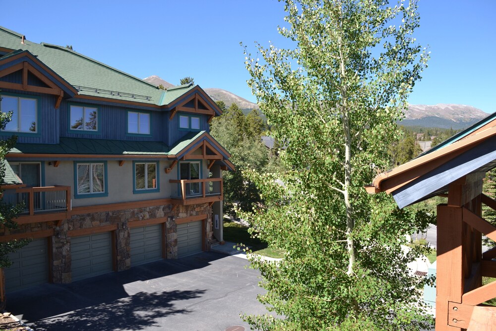 Condo, 3 Bedrooms - Featured Image
