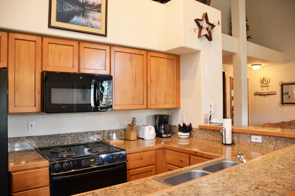 Condo, 2 Bedrooms - In-Room Kitchen