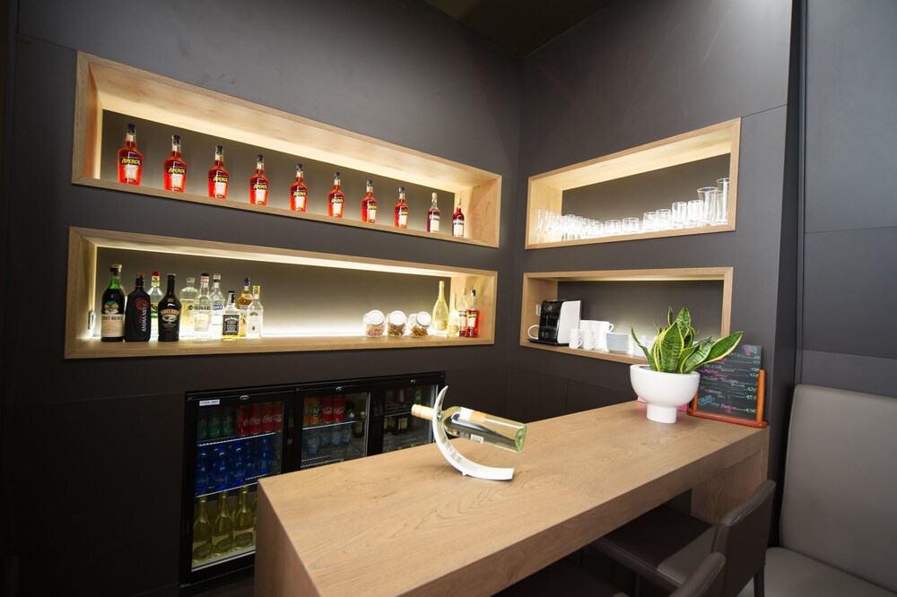 Hotel Bar