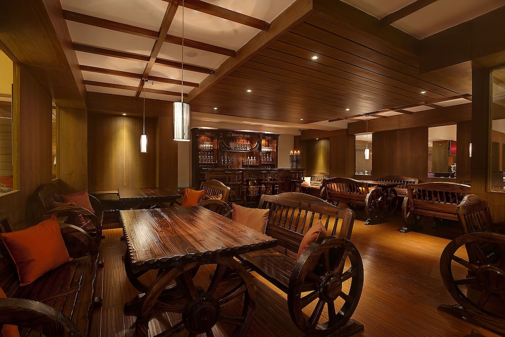Hotel Bar