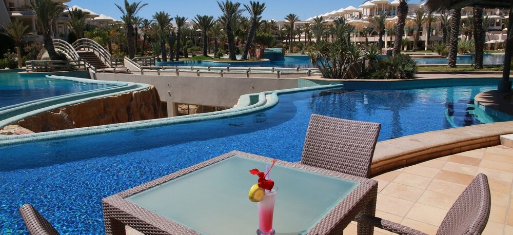 Poolside Bar