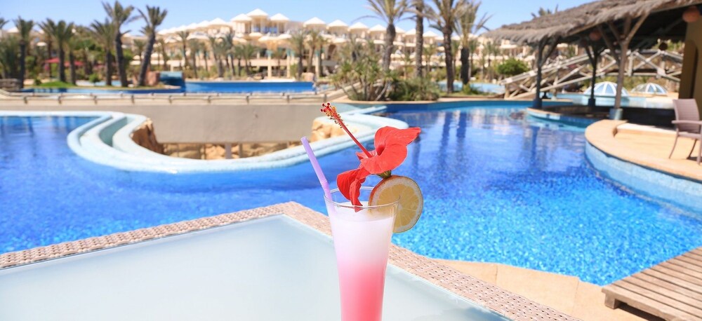 Poolside Bar