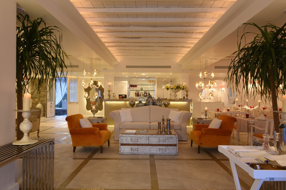Hotel Lounge