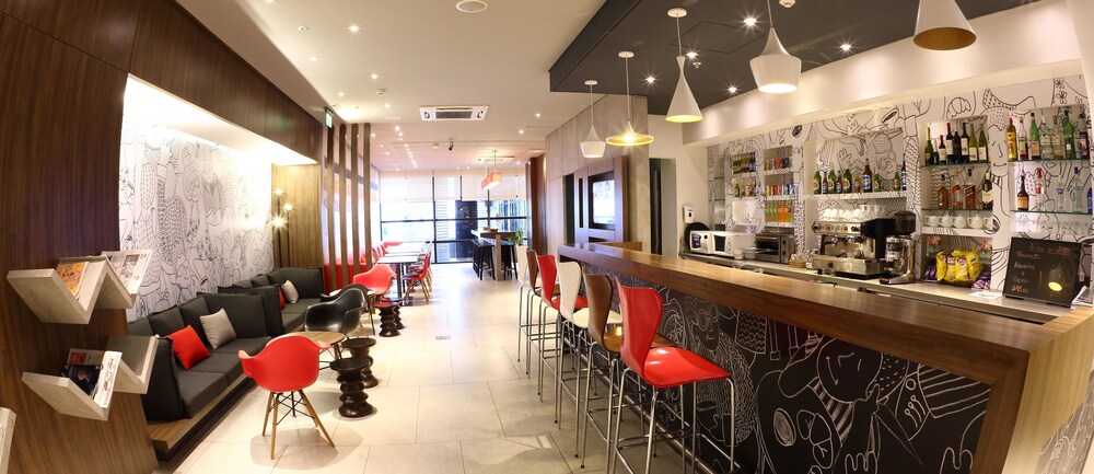 Hotel Bar
