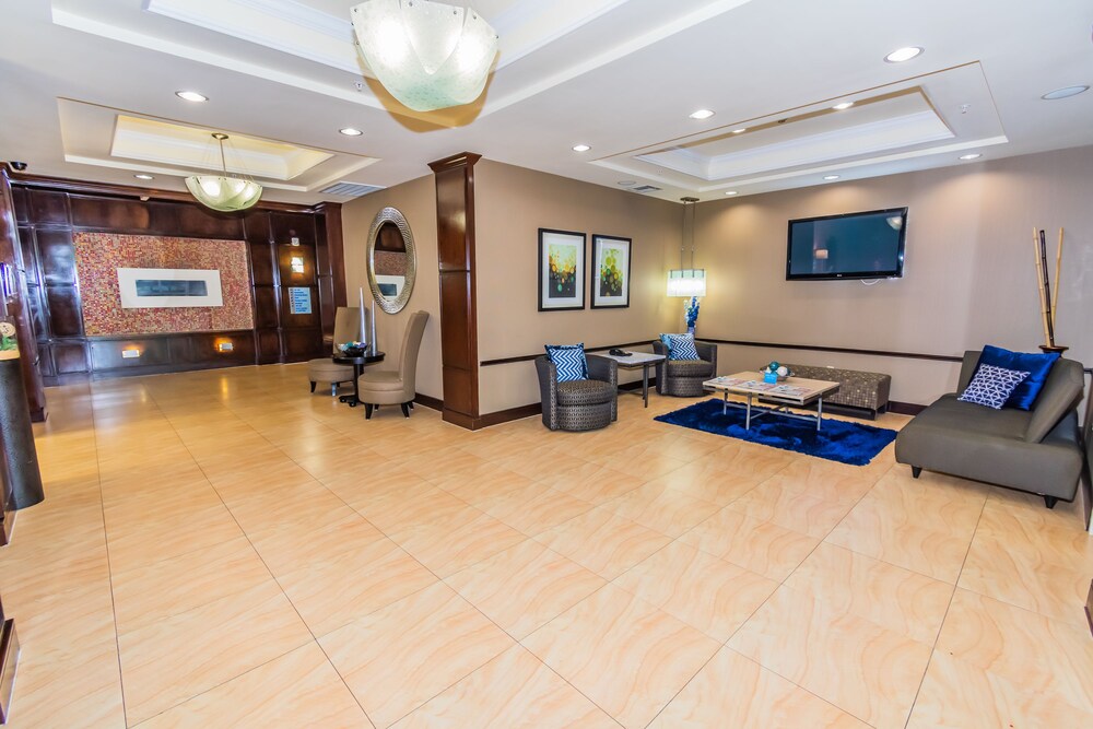 Lobby, Holiday Inn Express Hotel & Suites - Houston Space Center, an IHG Hotel