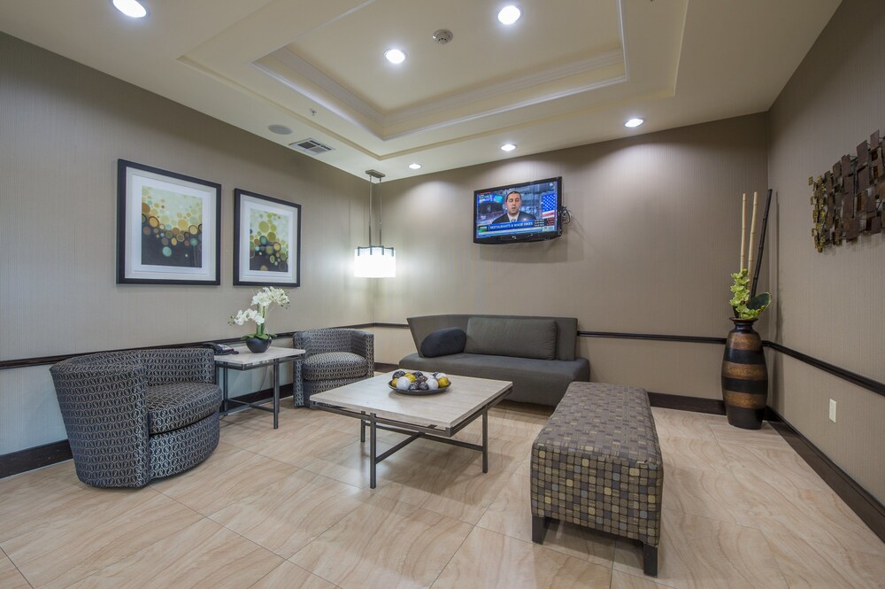 Lobby, Holiday Inn Express Hotel & Suites - Houston Space Center, an IHG Hotel