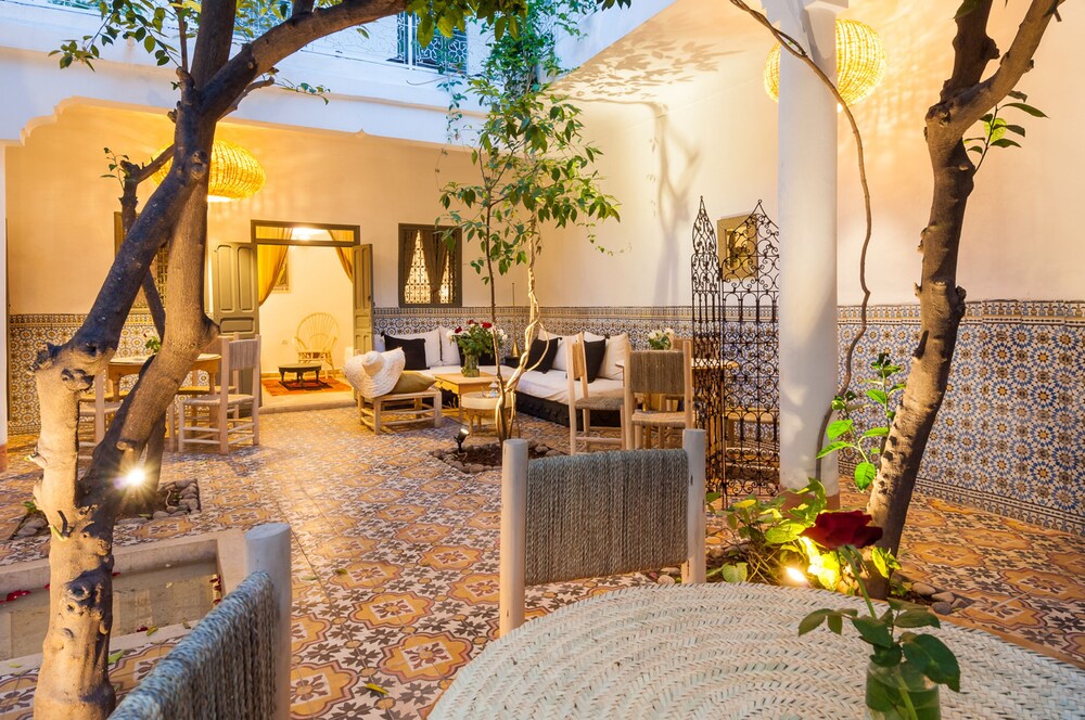 Hotel Bar