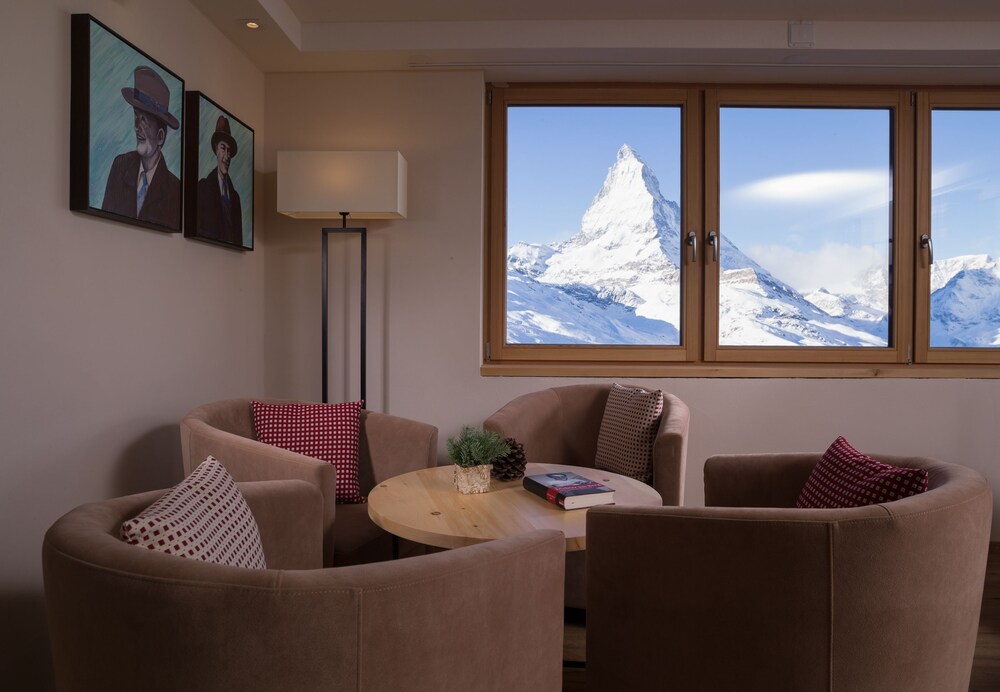 Hotel Lounge
