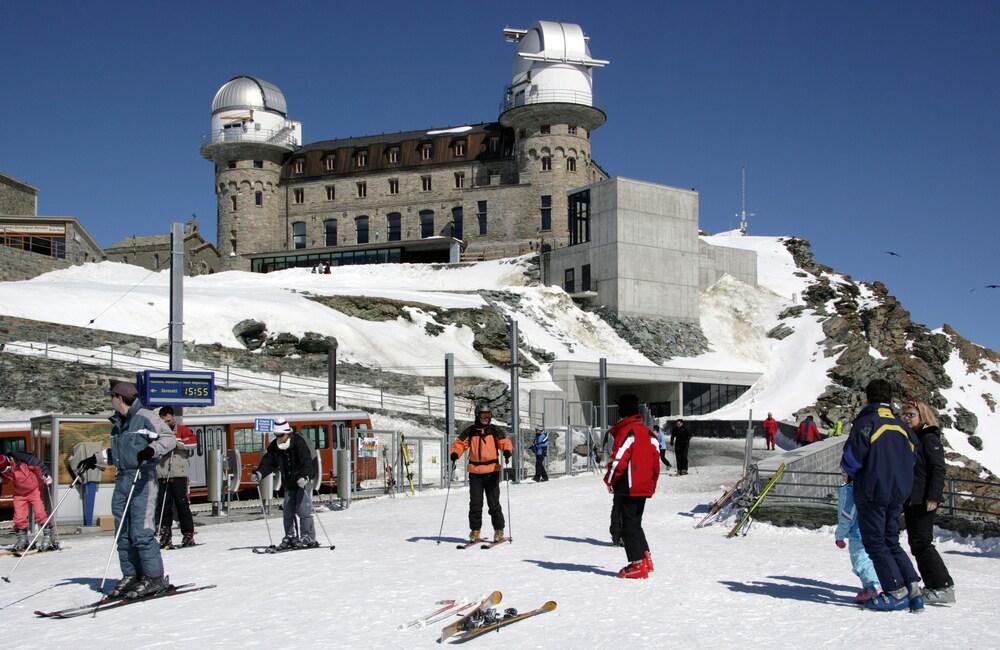 Skiing