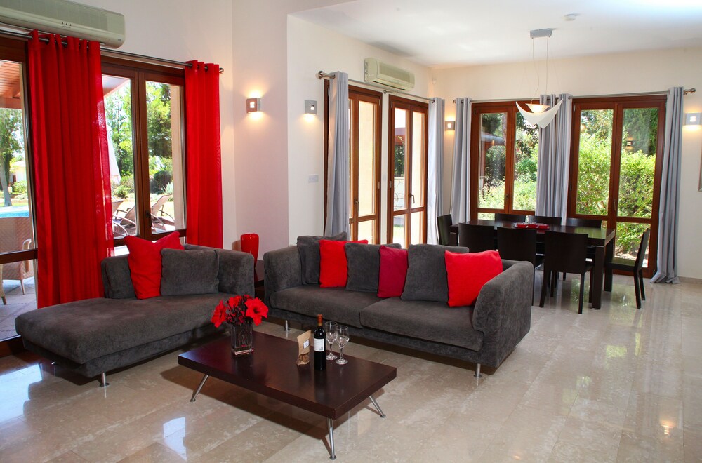 Superior Villa, 3 Bedrooms, Private Pool, Poolside - Living Area