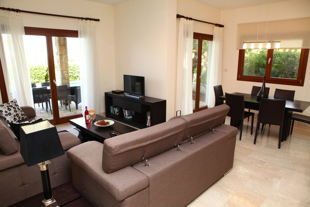 Junior Villa, 3 Bedrooms, Private Pool, Poolside - Living Area