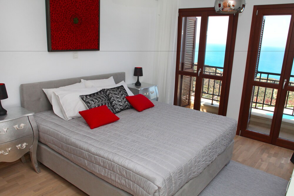 Superior Villa, 4 Bedrooms, Private Pool, Poolside - Guestroom